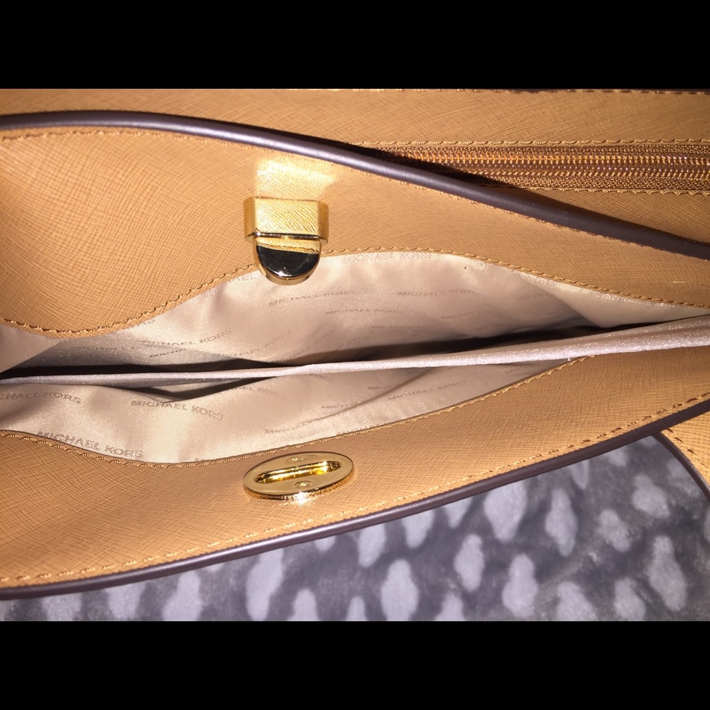 Michael Kors Purse - Picture 3 of 8